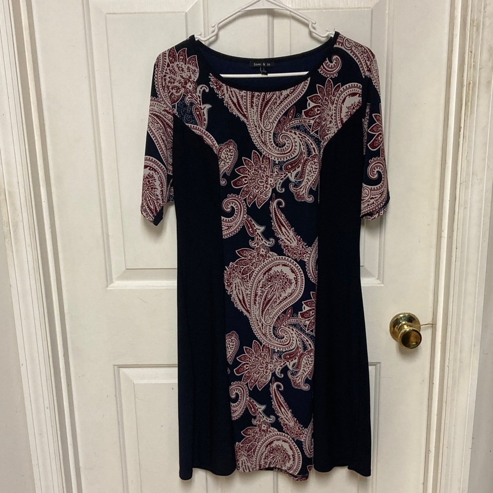 Sami & Jo Navy and Burgundy Paisley Short Sleeve Dress